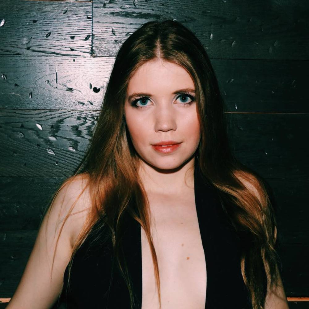 Meet your Posher, Kaela